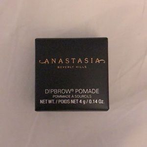 Anastasia Beverly Hills Dipbrow Pomade in Dark Brown